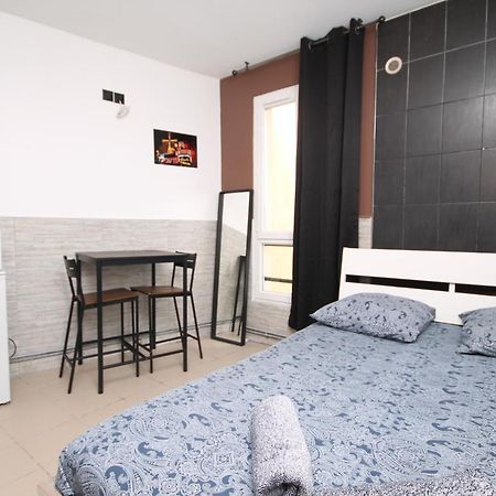 04 - Chambre Avec Lit Double Proche Paris Et Transports Wifi Сен-Дени Экстерьер фото